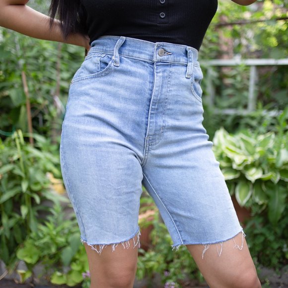 Levi’s high waisted bermuda shorts - Picture 2 of 7